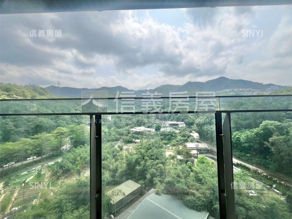 星野之森Ｇ區三房加車位房屋室內格局與周邊環境