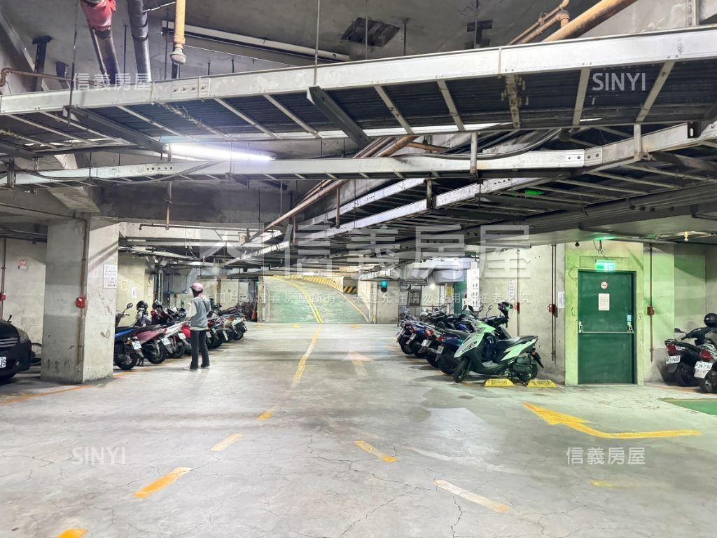東方公園質感寬敞三房車位房屋室內格局與周邊環境