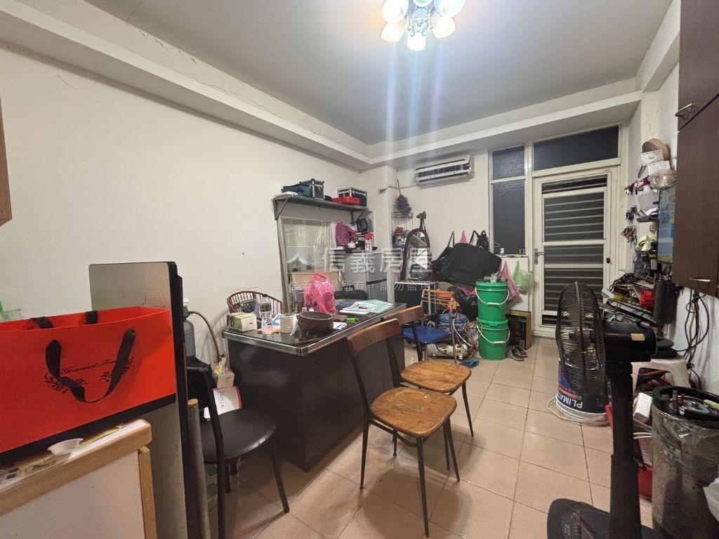 新民街一樓店面房屋室內格局與周邊環境