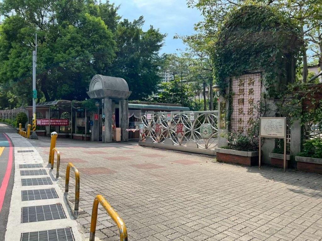 新民街一樓店面房屋室內格局與周邊環境