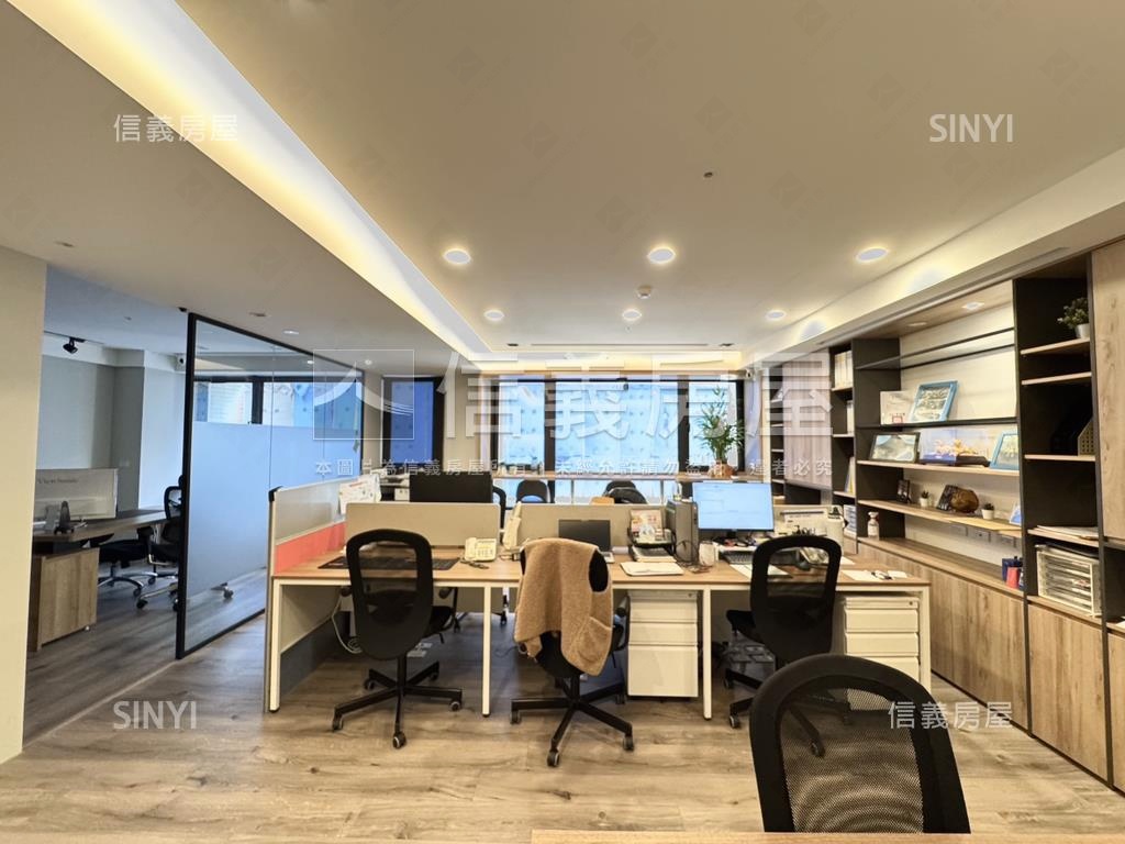 布拉格站前之星裝潢大商辦房屋室內格局與周邊環境