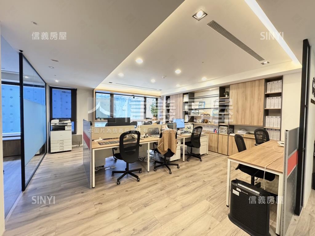 布拉格站前之星裝潢大商辦房屋室內格局與周邊環境