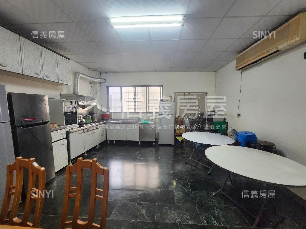 角窗約６６大地坪雙店面房屋室內格局與周邊環境