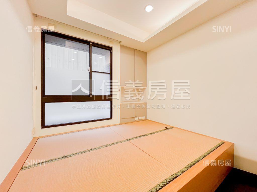 西區品精誠四房雙平面車位房屋室內格局與周邊環境