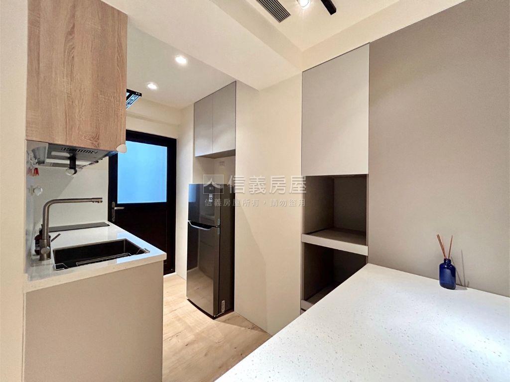 百奕富御溫馨屋房屋室內格局與周邊環境