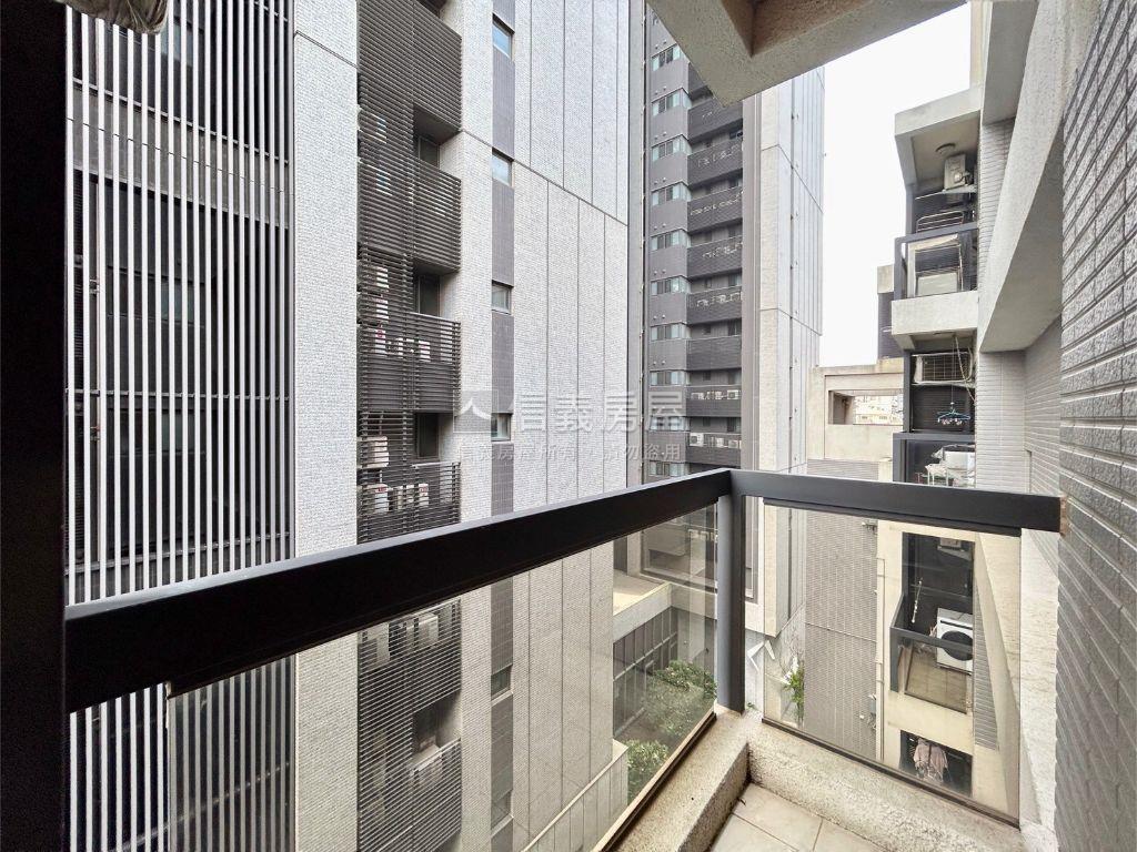 百奕富御溫馨屋房屋室內格局與周邊環境