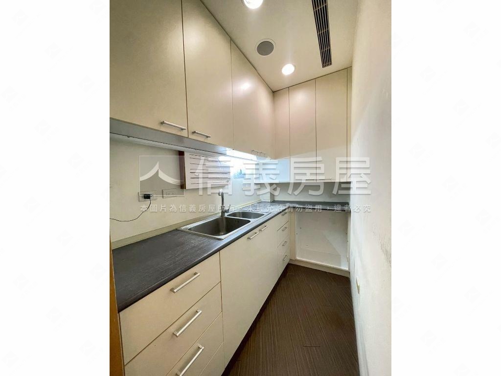 南七期正河南路附車位透店房屋室內格局與周邊環境