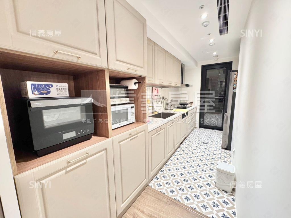 重劃Ｅ區景觀邊間品味臻宅房屋室內格局與周邊環境