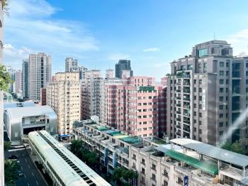 宏全世界廣場四房雙車位