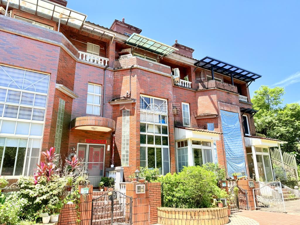 政大二街光彩經典透天大戶房屋室內格局與周邊環境