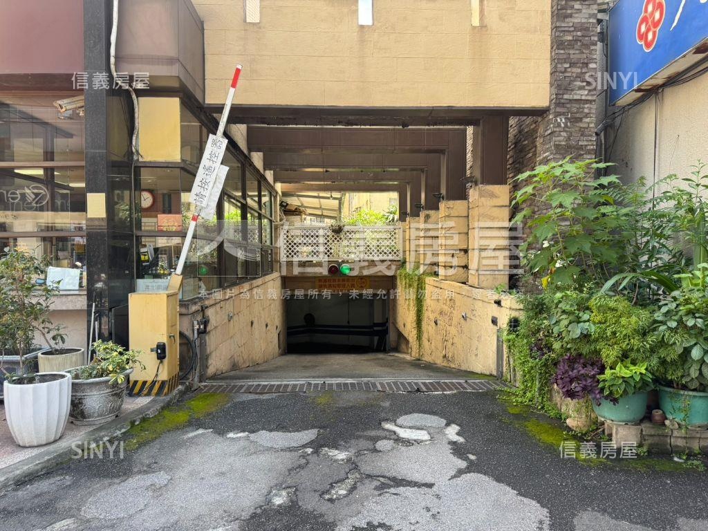 近勤美商圈小資視野套房房屋室內格局與周邊環境