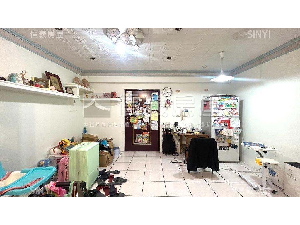 近火車、捷運˙低總價４房房屋室內格局與周邊環境