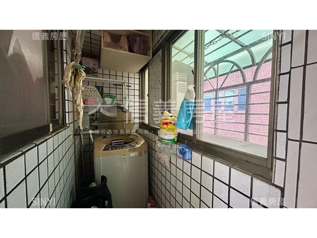 近火車、捷運˙低總價４房房屋室內格局與周邊環境