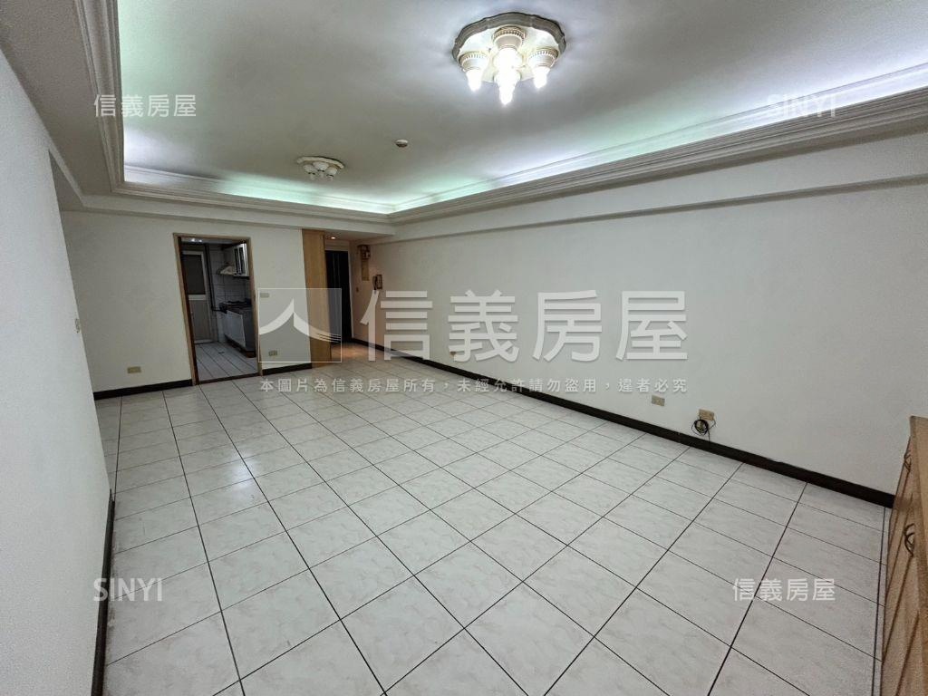 中央明亮大３房房屋室內格局與周邊環境