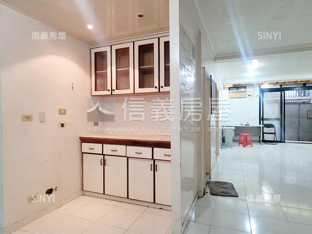 大坪林大面寬一樓房屋室內格局與周邊環境