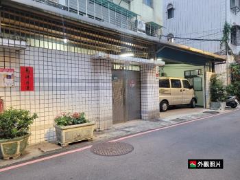 大坪林大面寬一樓