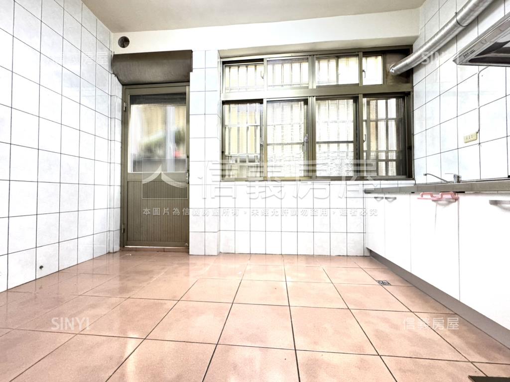 近軟園低總價透天房屋室內格局與周邊環境