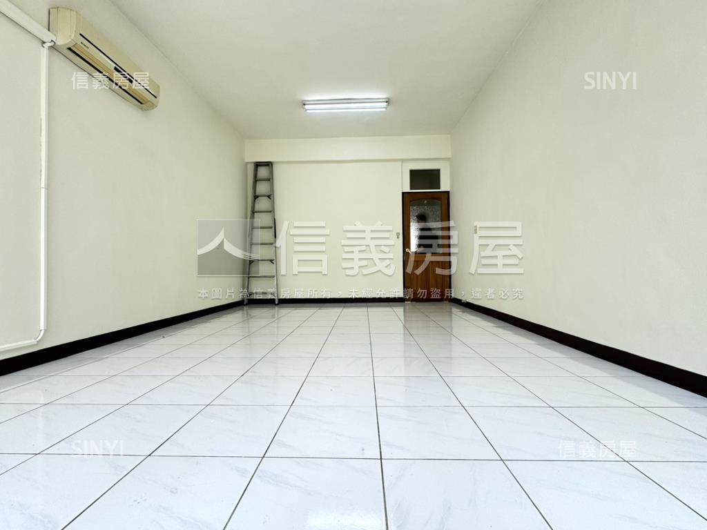 近軟園低總價透天房屋室內格局與周邊環境