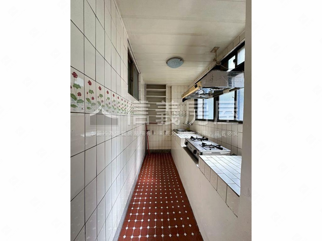 西門捷運公寓四樓房屋室內格局與周邊環境