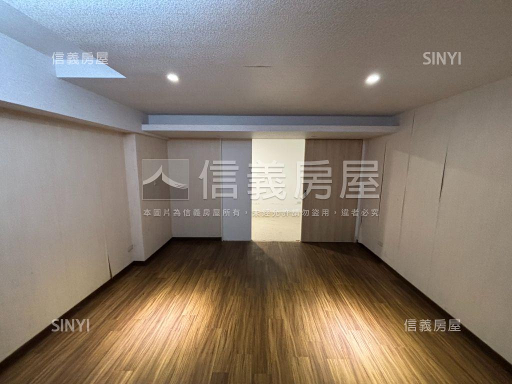 師大路旁大土持黃金１樓房屋室內格局與周邊環境