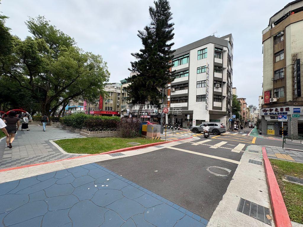 師大路旁大土持黃金１樓房屋室內格局與周邊環境