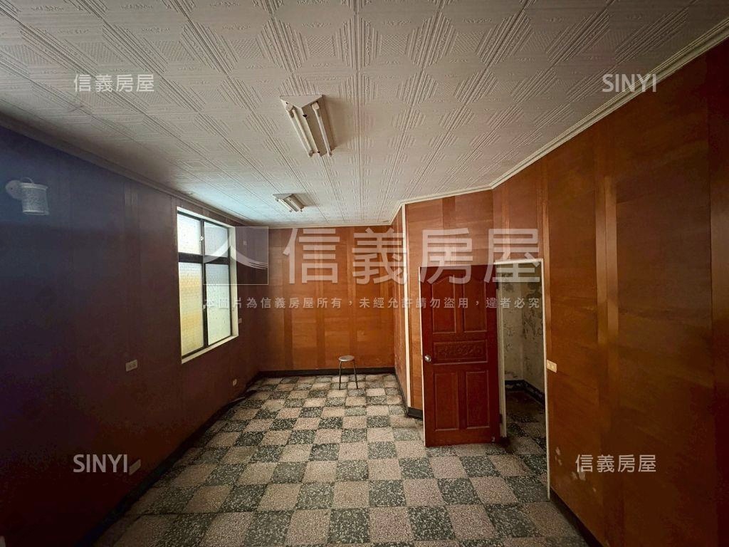 楊湖路一段稀有臨路土地房屋室內格局與周邊環境