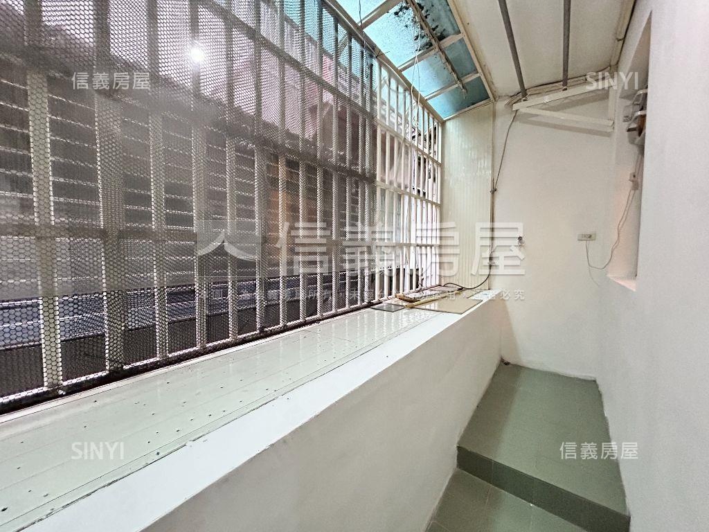建國街公寓三樓房屋室內格局與周邊環境
