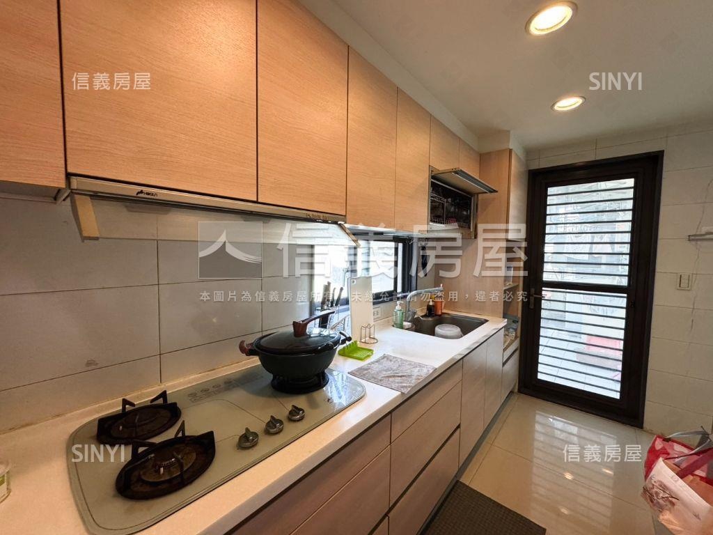 稀有！鉅虹森之旅四房平車房屋室內格局與周邊環境