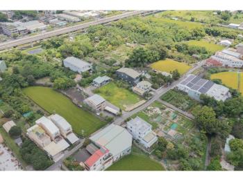 近潭子站都計內大面寬農地