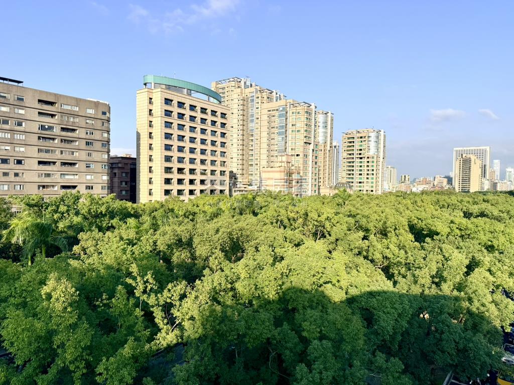 正仁愛路金華頂加大空間房屋室內格局與周邊環境