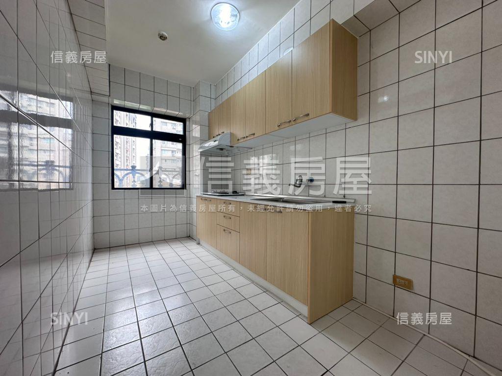 藝文米羅大地景觀三房車位房屋室內格局與周邊環境