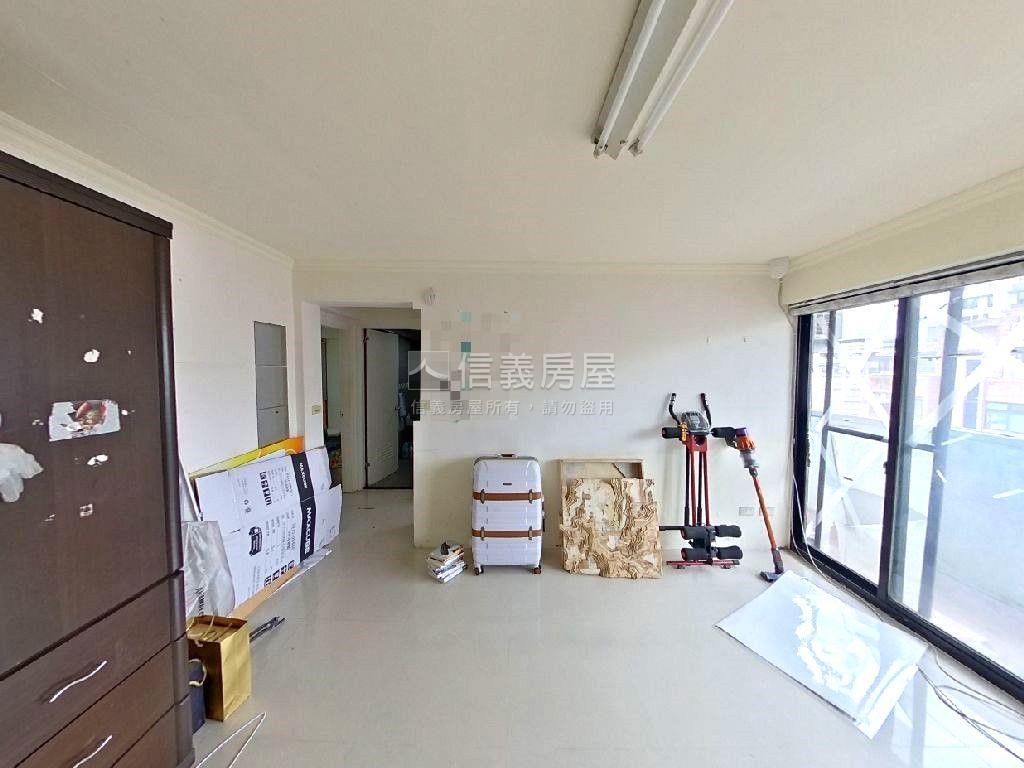 捷運景觀電梯頂加大戶房屋室內格局與周邊環境