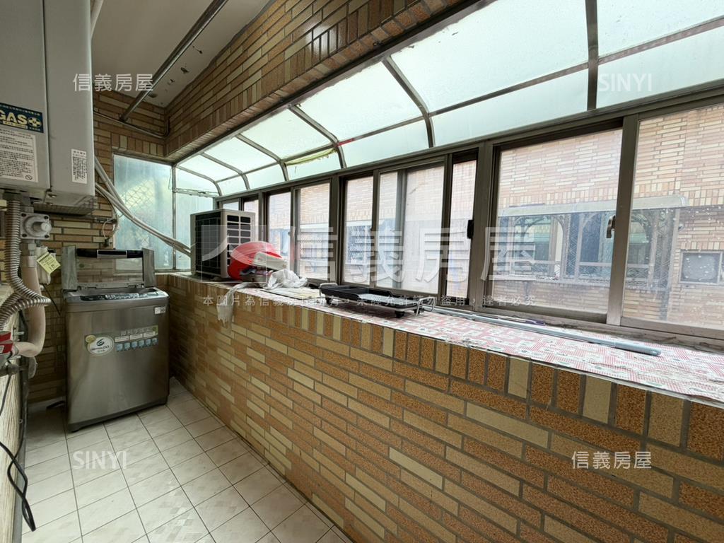 大成龍門次頂樓三房房屋室內格局與周邊環境