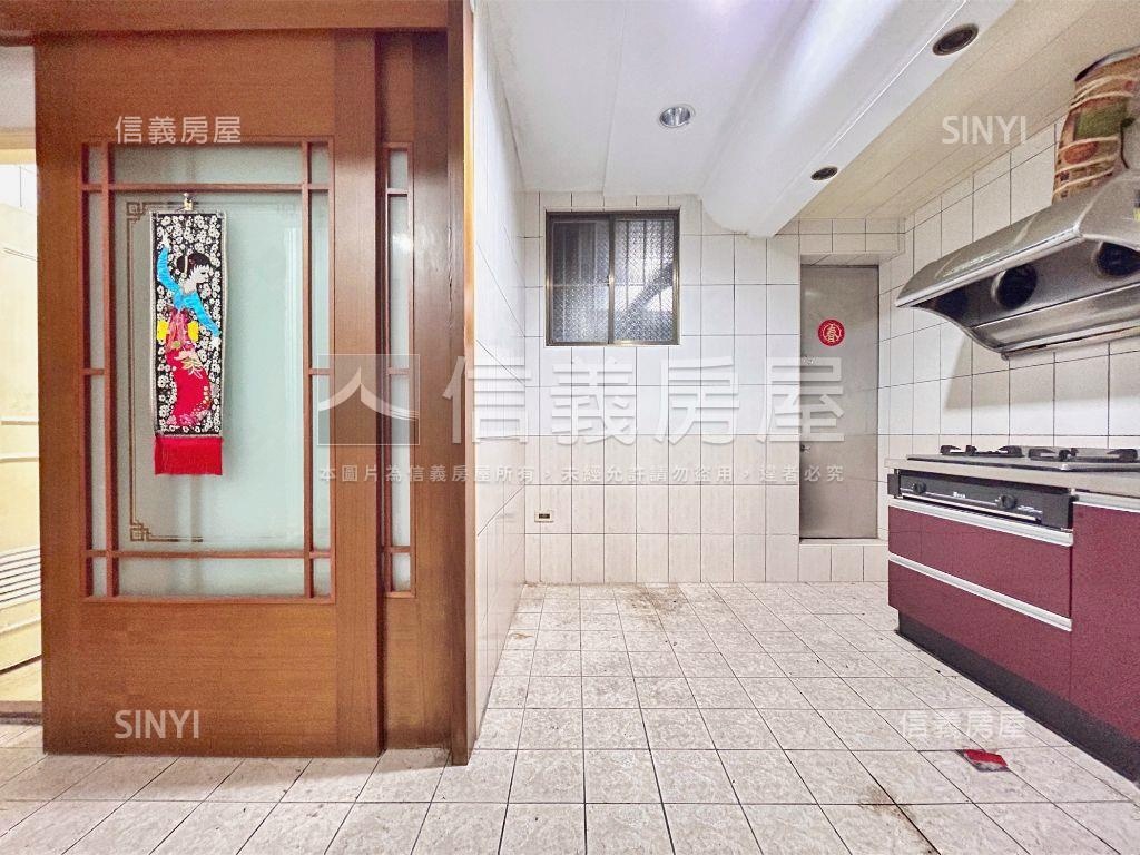 重劃區旁大地坪透天房屋室內格局與周邊環境