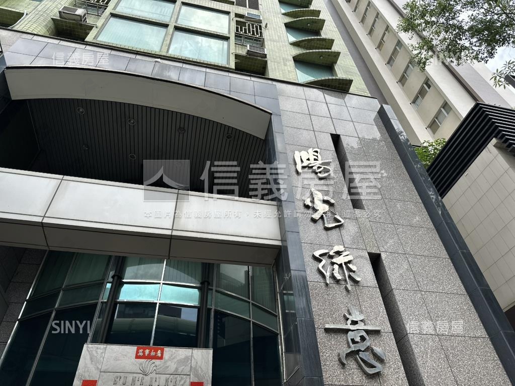 文心森林公園捷運三房車位房屋室內格局與周邊環境