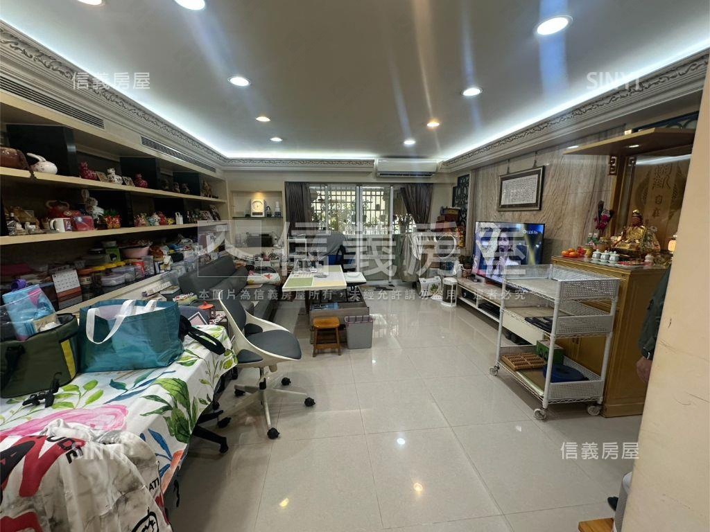 信義安和四房附車位房屋室內格局與周邊環境