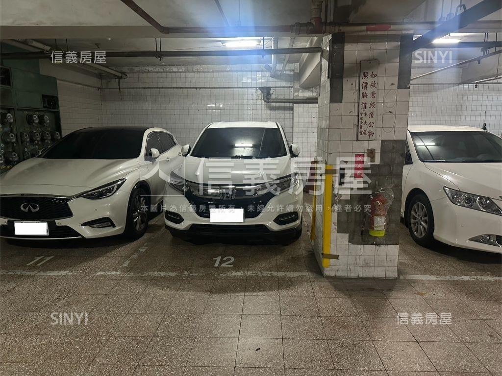信義安和四房附車位房屋室內格局與周邊環境