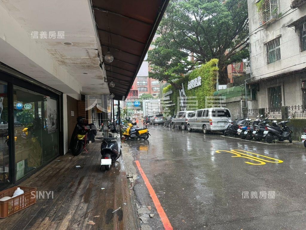 信義安和四房附車位房屋室內格局與周邊環境