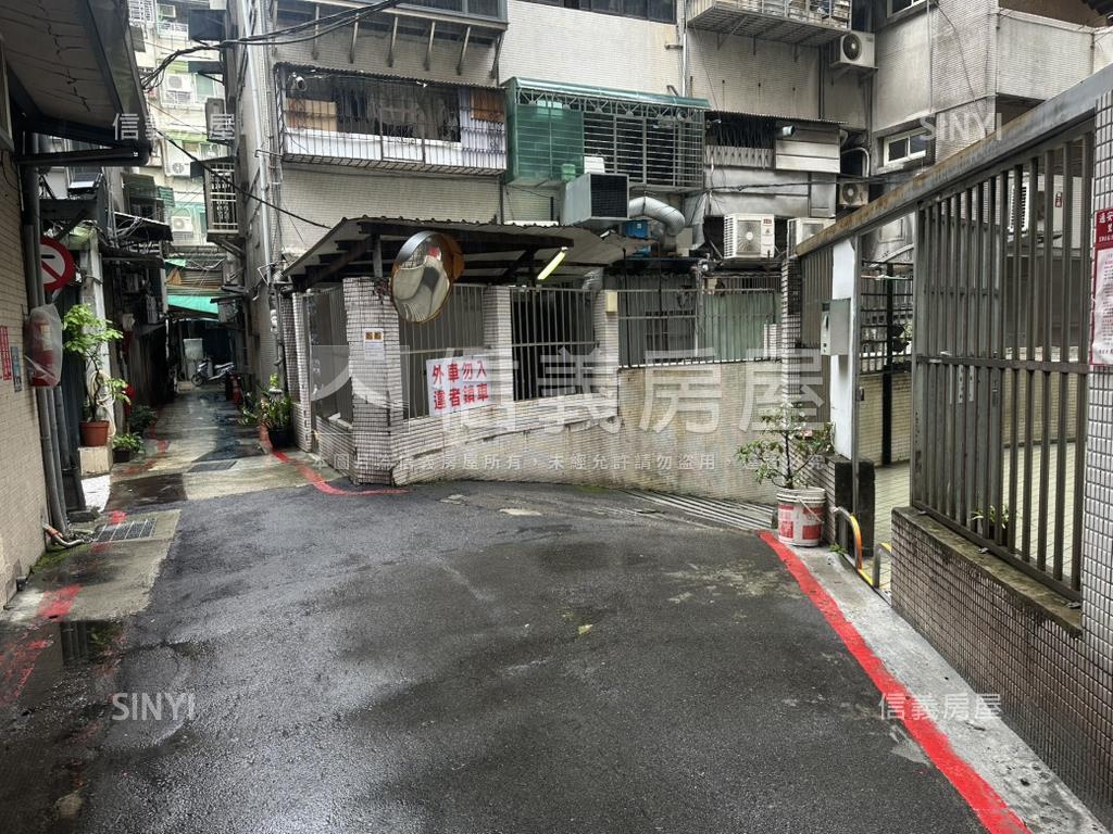 信義安和四房附車位房屋室內格局與周邊環境