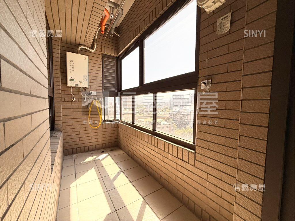 佳泰捷郡２房車位房屋室內格局與周邊環境