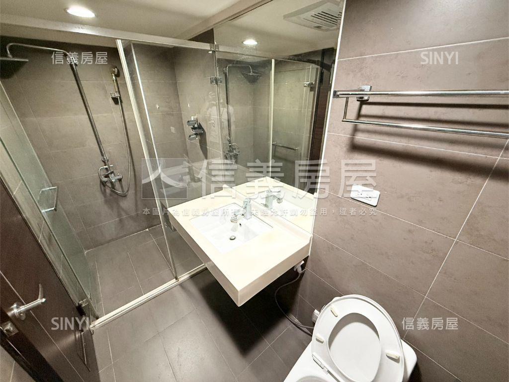 佳泰捷郡２房車位房屋室內格局與周邊環境