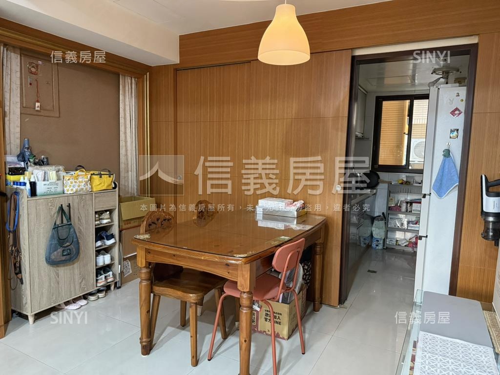 帝后極美４房車位房屋室內格局與周邊環境