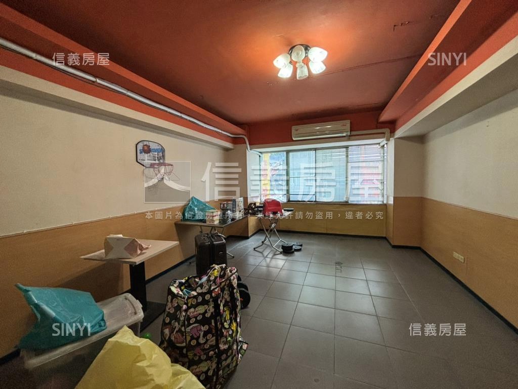 漢神商圈熱鬧金店房屋室內格局與周邊環境