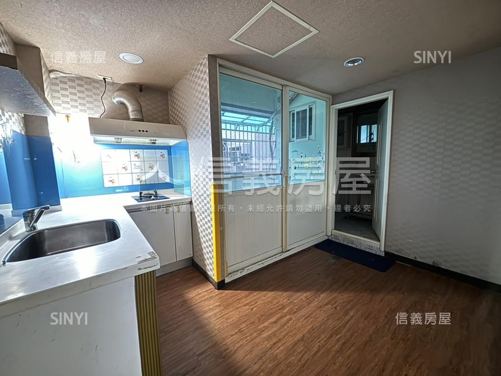 漢神商圈熱鬧金店房屋室內格局與周邊環境