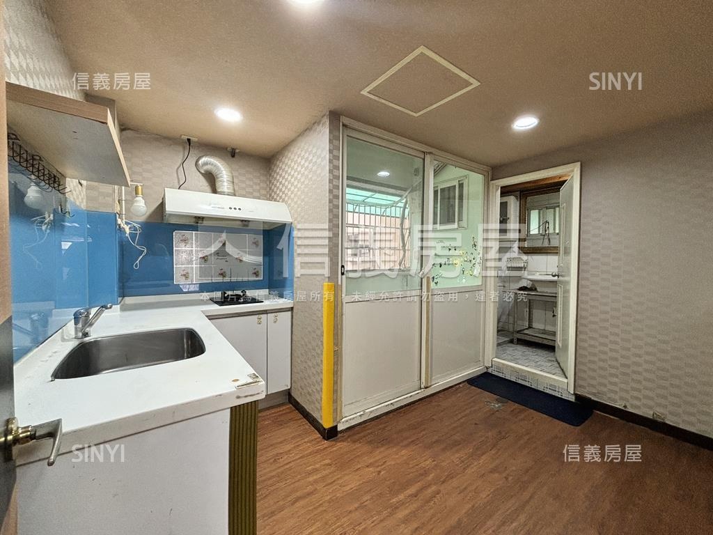 漢神商圈熱鬧金店房屋室內格局與周邊環境