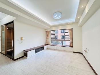 龍安國強一街４房雙車位