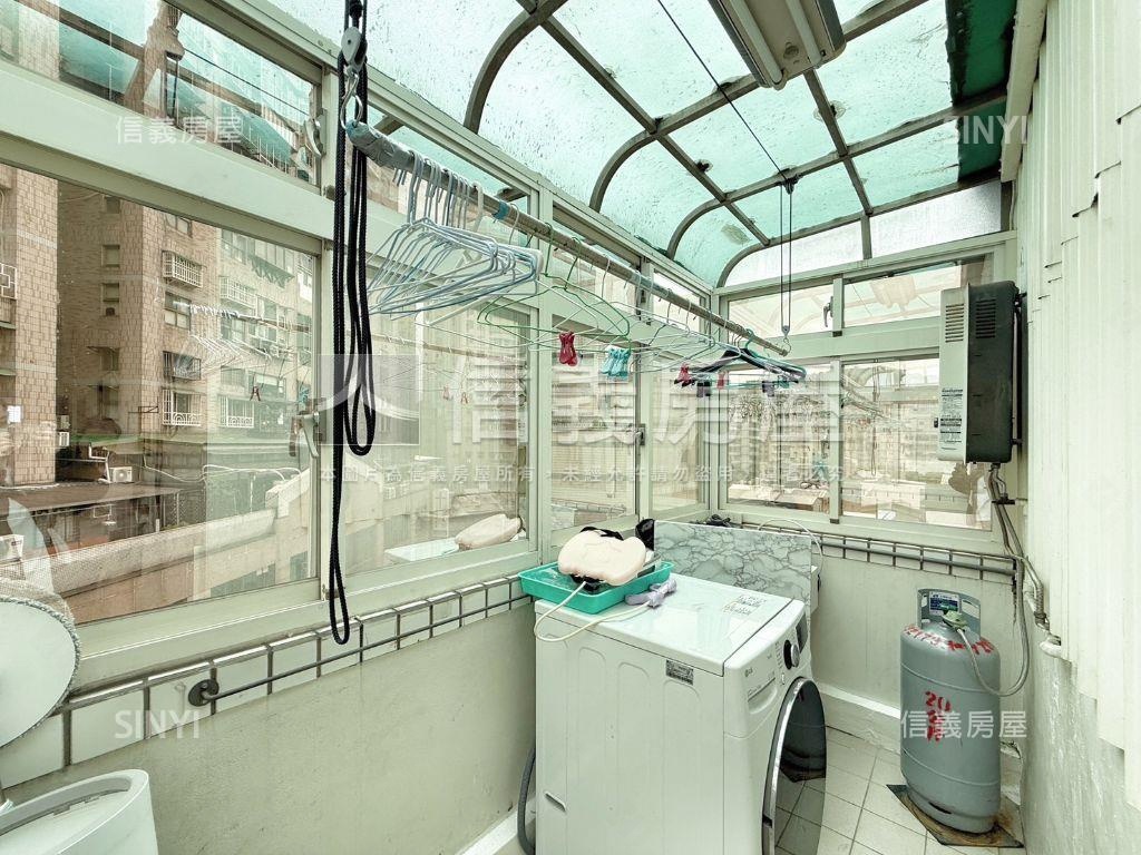竹圍捷運稀有電梯華廈房屋室內格局與周邊環境
