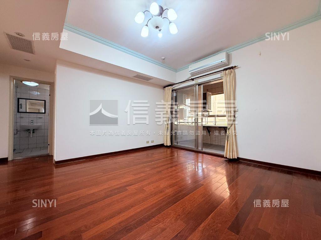 專任小城三房平車屋況佳房屋室內格局與周邊環境