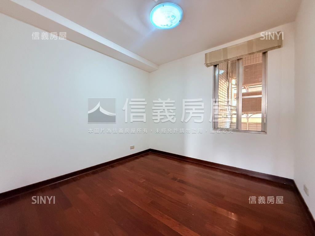 專任小城三房平車屋況佳房屋室內格局與周邊環境