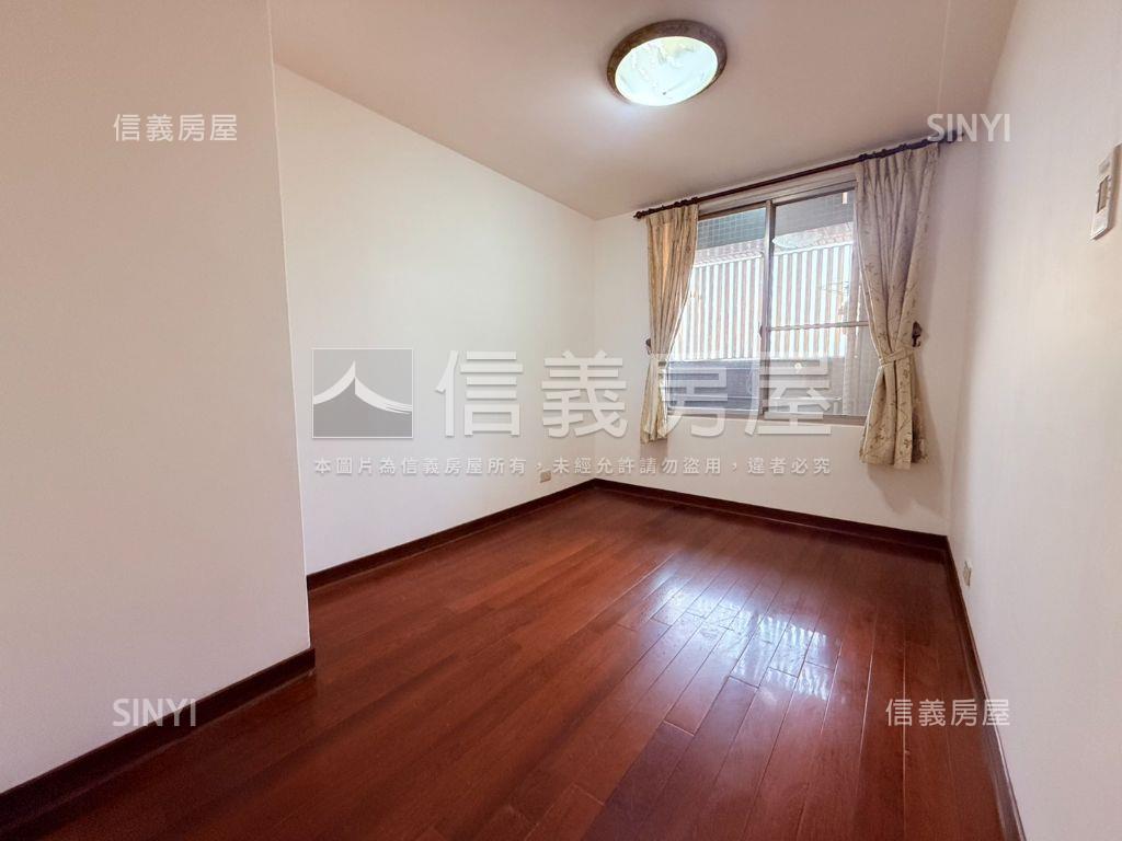 專任小城三房平車屋況佳房屋室內格局與周邊環境